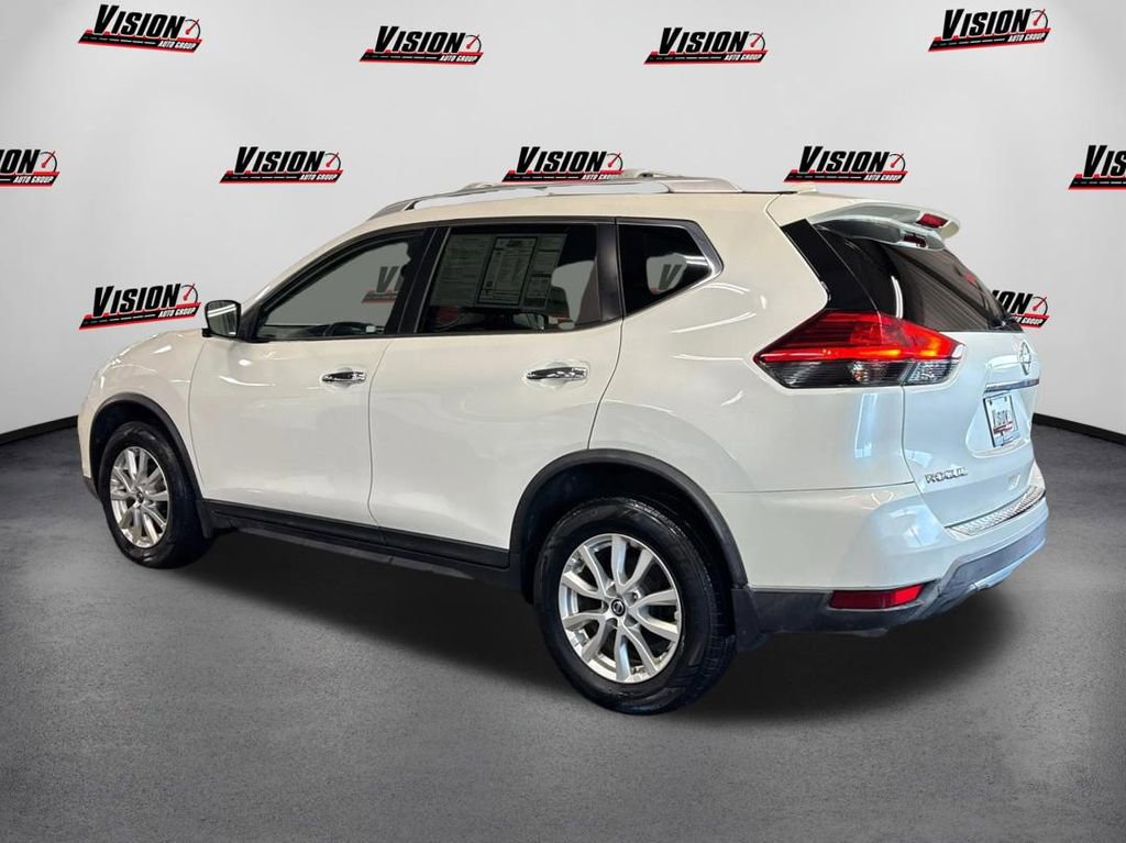 Used 2017 Nissan Rogue SV w/ SV Premium Package image 7