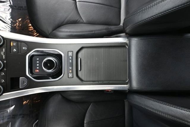 Used 2017 Land Rover Range Rover Evoque SE image 33