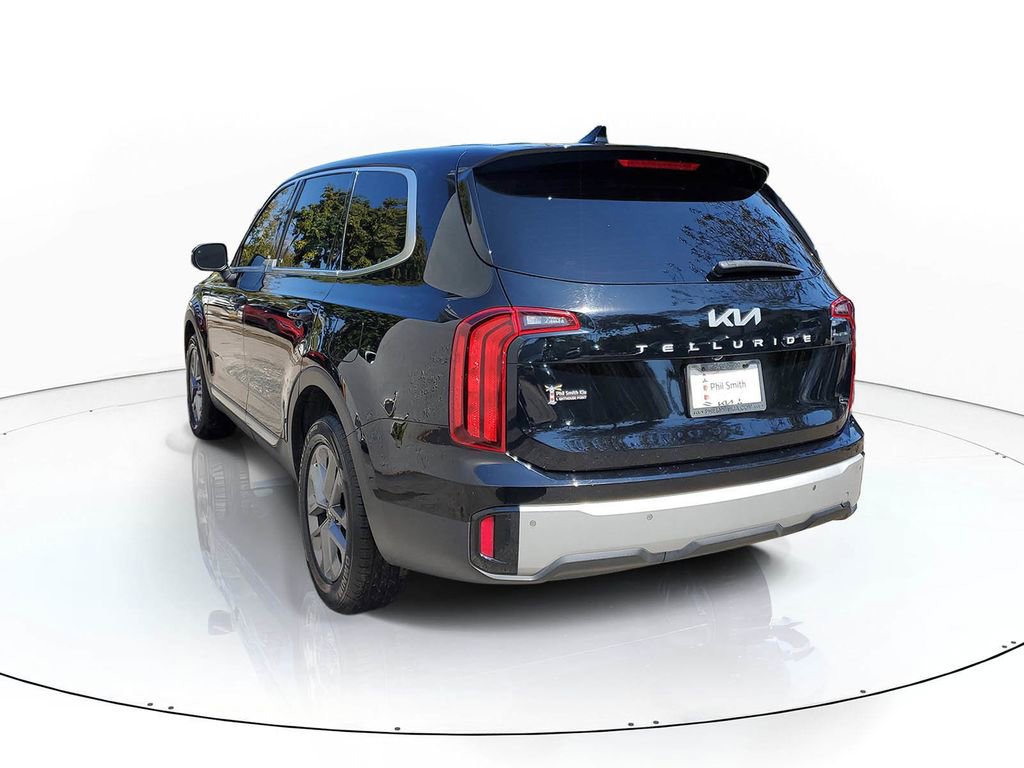 Used 2023 Kia Telluride LX image 4