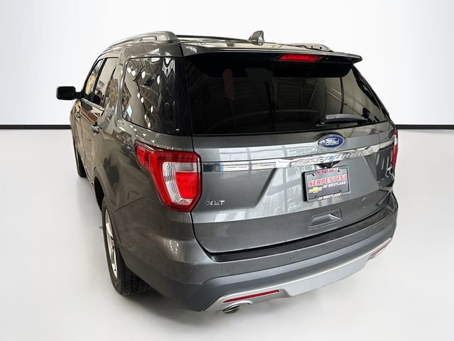 Used 2016 Ford Explorer XLT w/ Equipment Group 202A image 8
