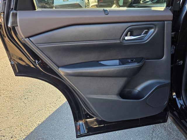 Used 2023 Nissan Rogue SL w/ SL Premium Package image 21