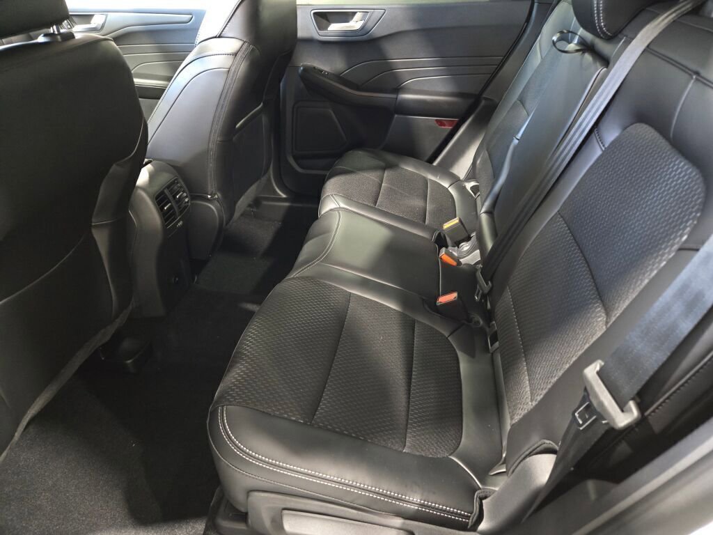 New 2025 Ford Escape SE image 25