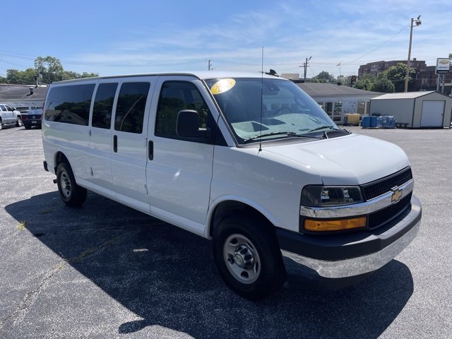 Used 2024 Chevrolet Express 3500 LT w/ LT Preferred Equipment Group image 3