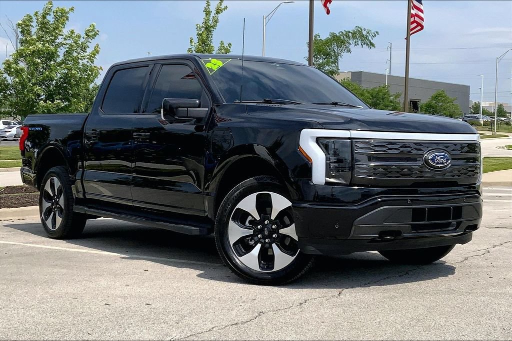 Used 2023 Ford F150 Lightning Platinum AWD/4WD image 33