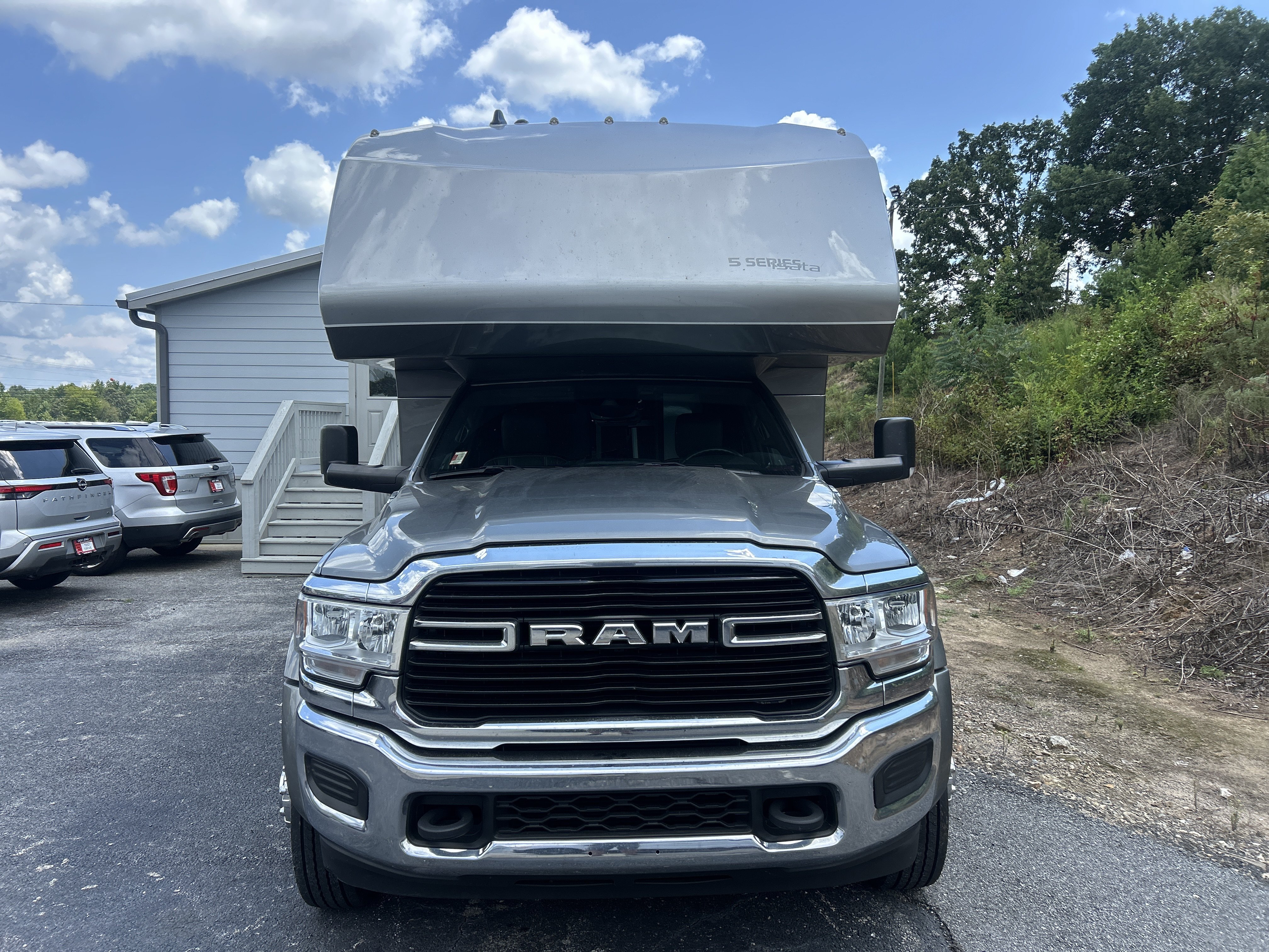 Used 2021 RAM 5500 SLT w/ Quick Order Package 2YG SLT AWD/4WD image 5