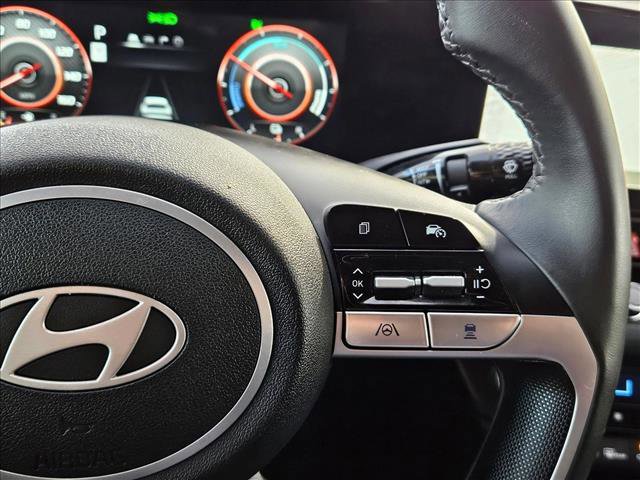 Used 2025 Hyundai Elantra Limited FWD image 22