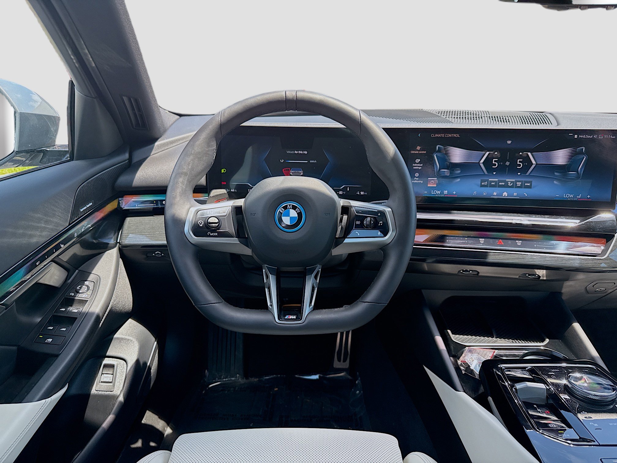 Used 2025 BMW i5 xDrive40 w/ M Sport Package AWD/4WD image 18