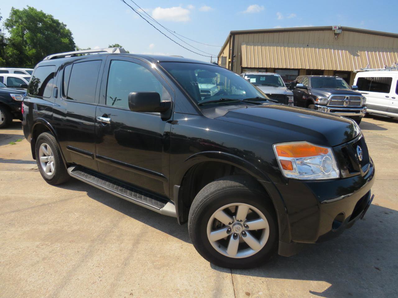 Used 2015 Nissan Armada SV AWD/4WD image 3