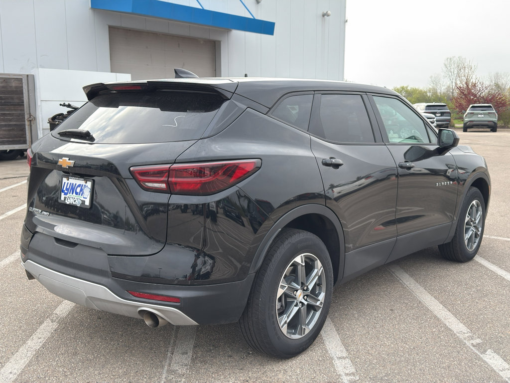 Used 2025 Chevrolet Blazer LT AWD/4WD image 5
