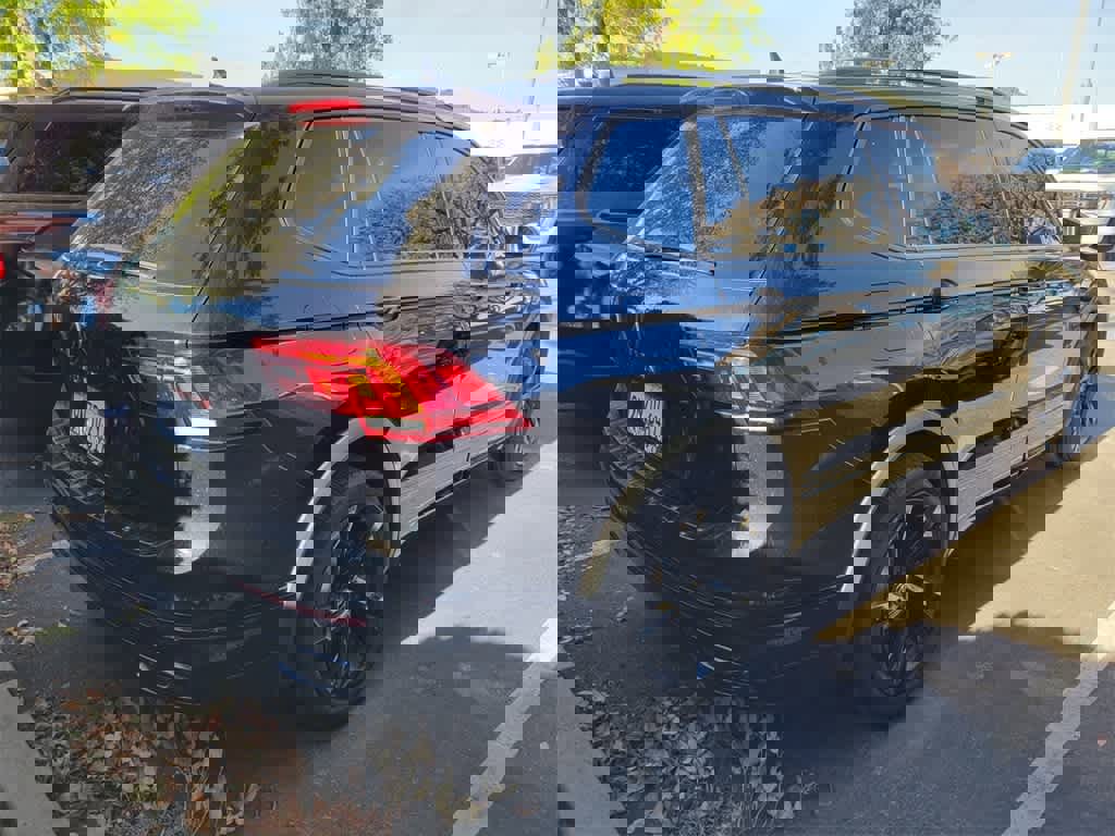 Used 2024 Volkswagen Tiguan SE R-Line image 6