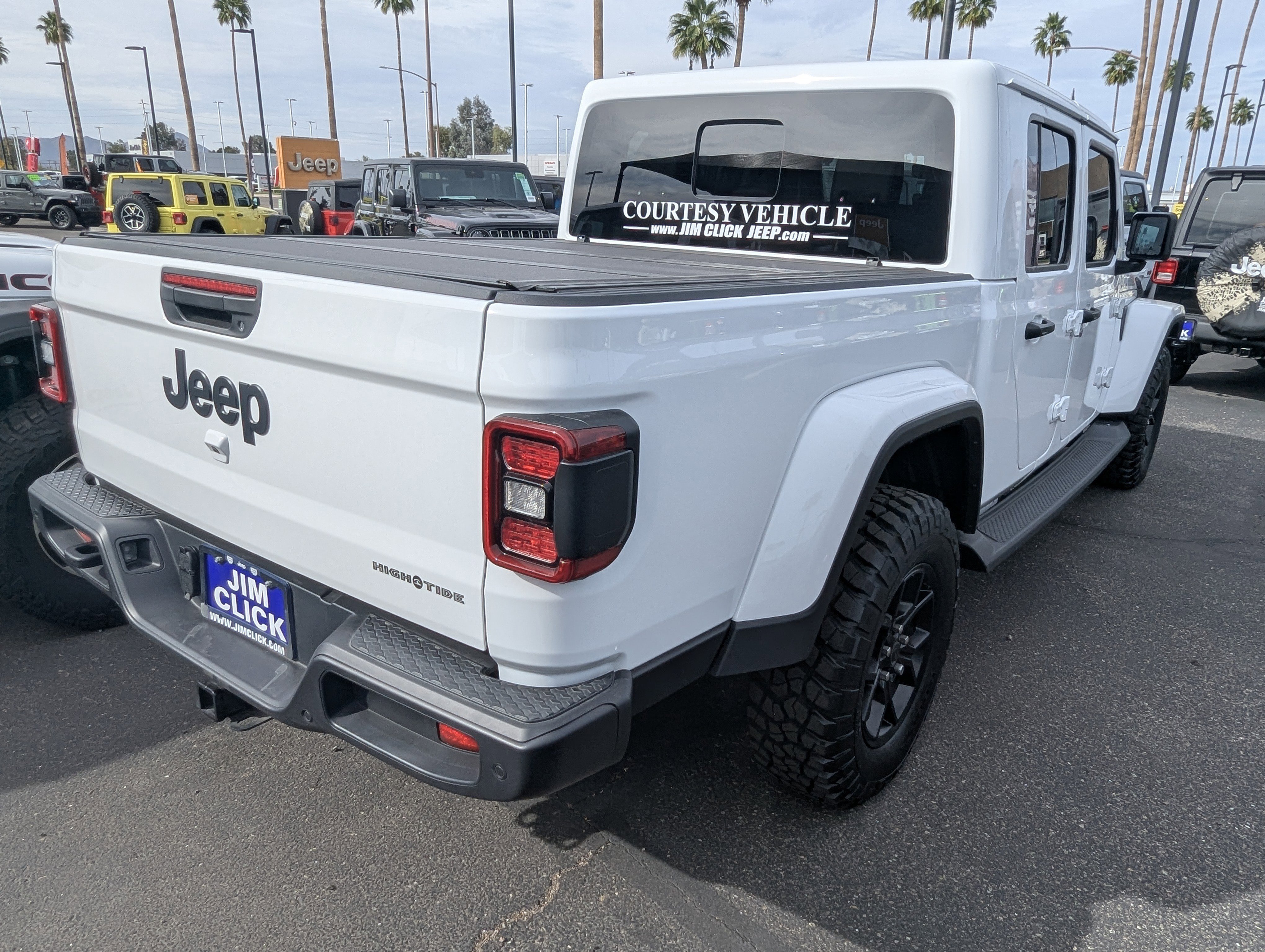 New 2025 Jeep Gladiator Sport image 2