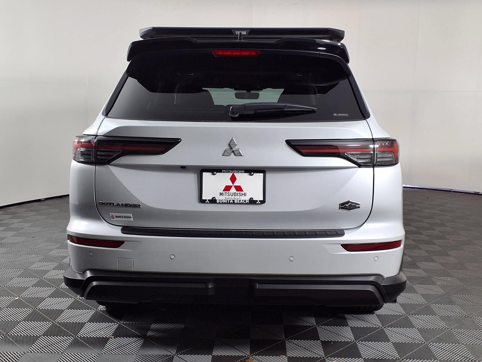 New 2026 Mitsubishi Outlander AWD image 6