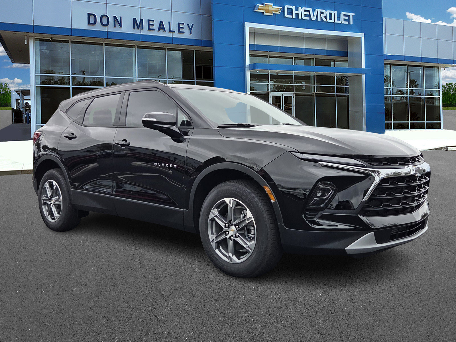 New 2026 Chevrolet Blazer LT w/ Sound & Technology Package FWD image 1