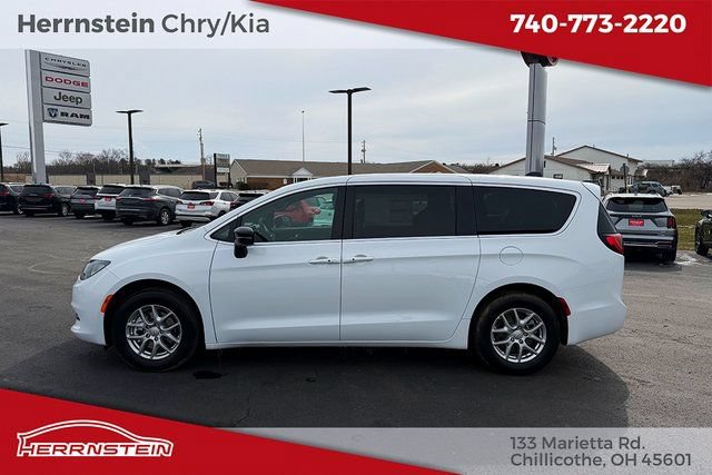 New 2026 Chrysler Voyager LX FWD image 4