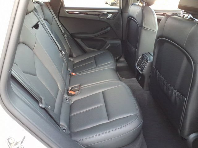 Used 2023 Porsche Macan AWD/4WD image 20