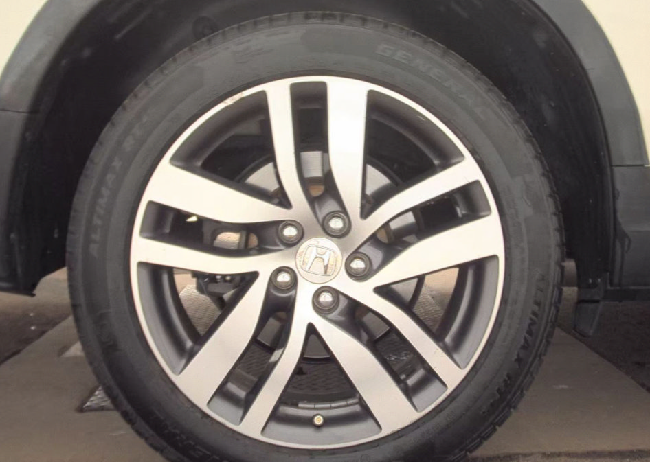 Used 2016 Honda Pilot Touring image 14