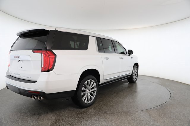 Used 2023 GMC Yukon XL Denali image 17