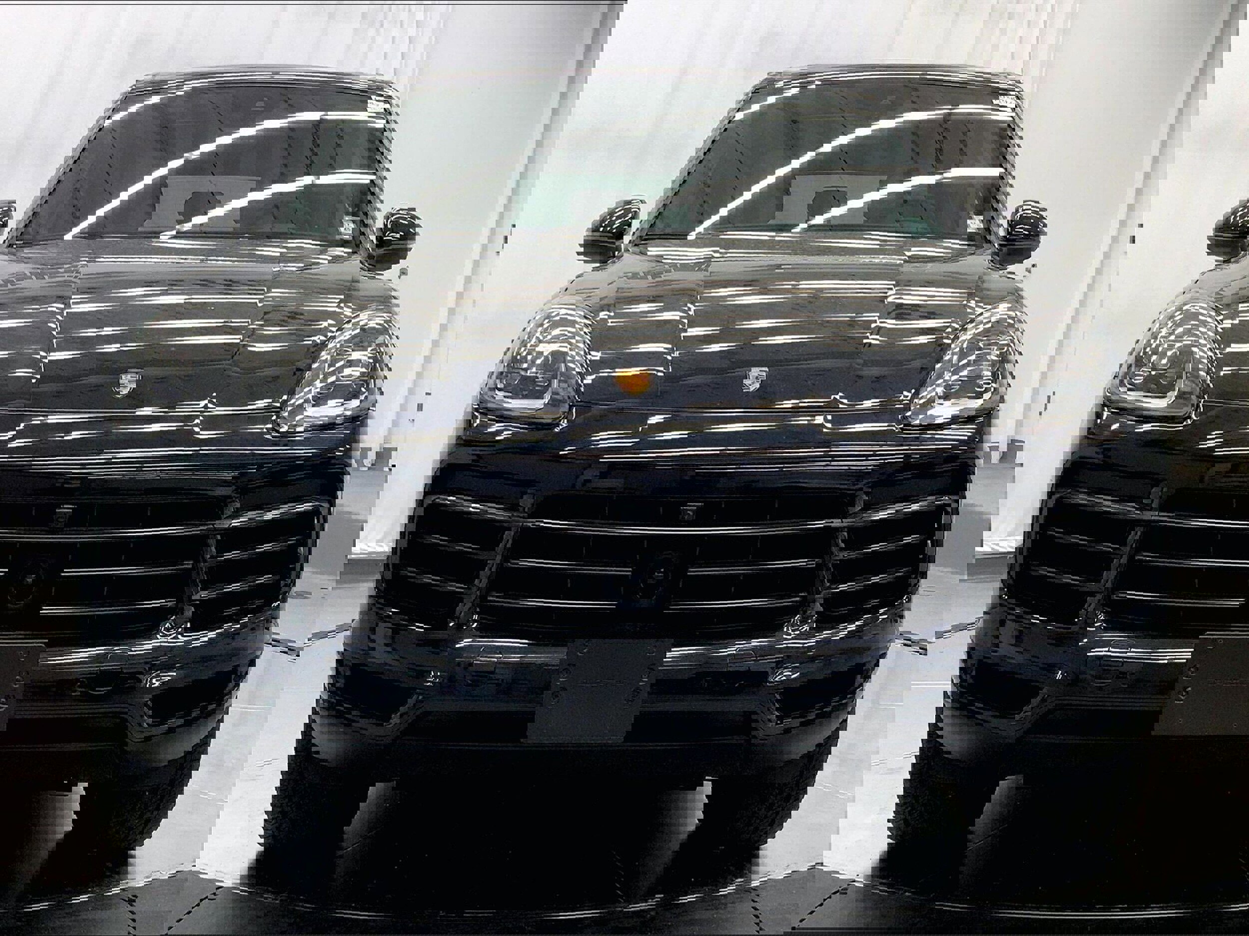 Used 2023 Porsche Cayenne Platinum Edition image 10