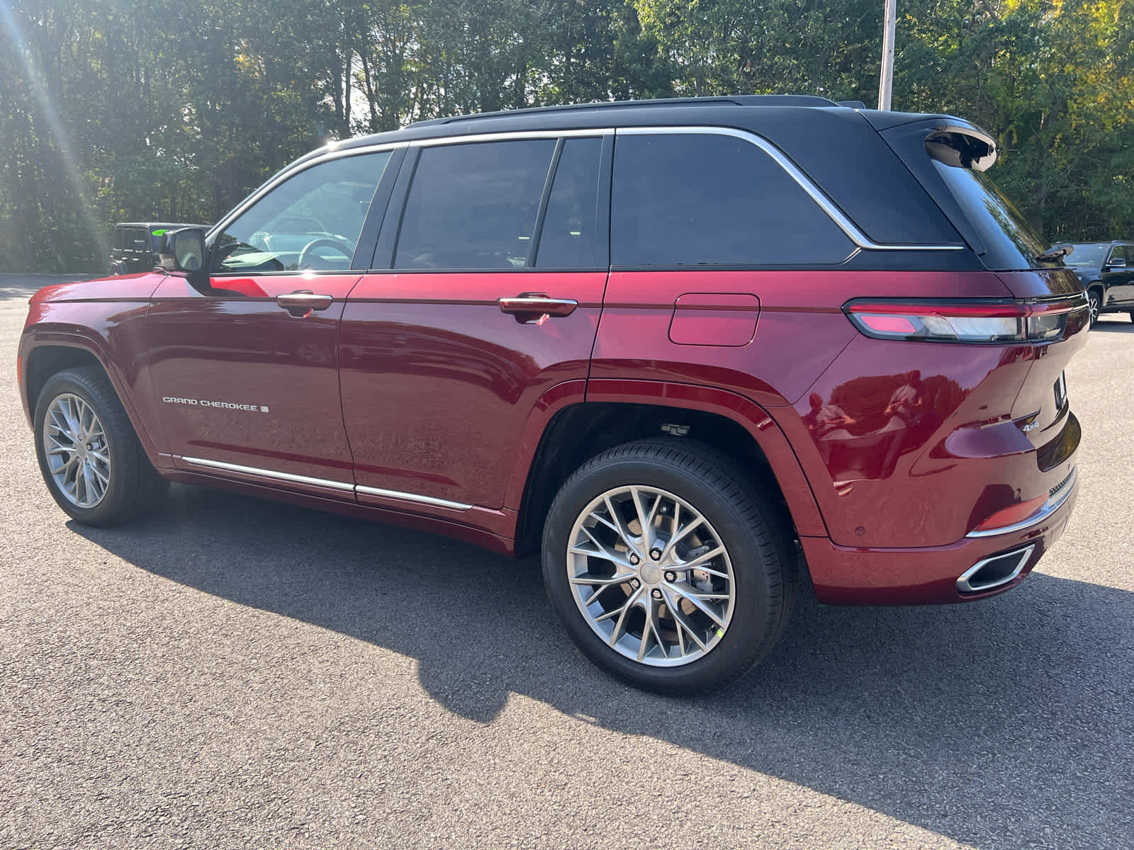 New 2025 Jeep Grand Cherokee Summit image 7