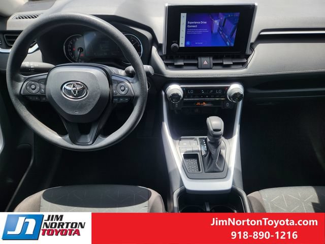 Used 2025 Toyota RAV4 XLE FWD image 25