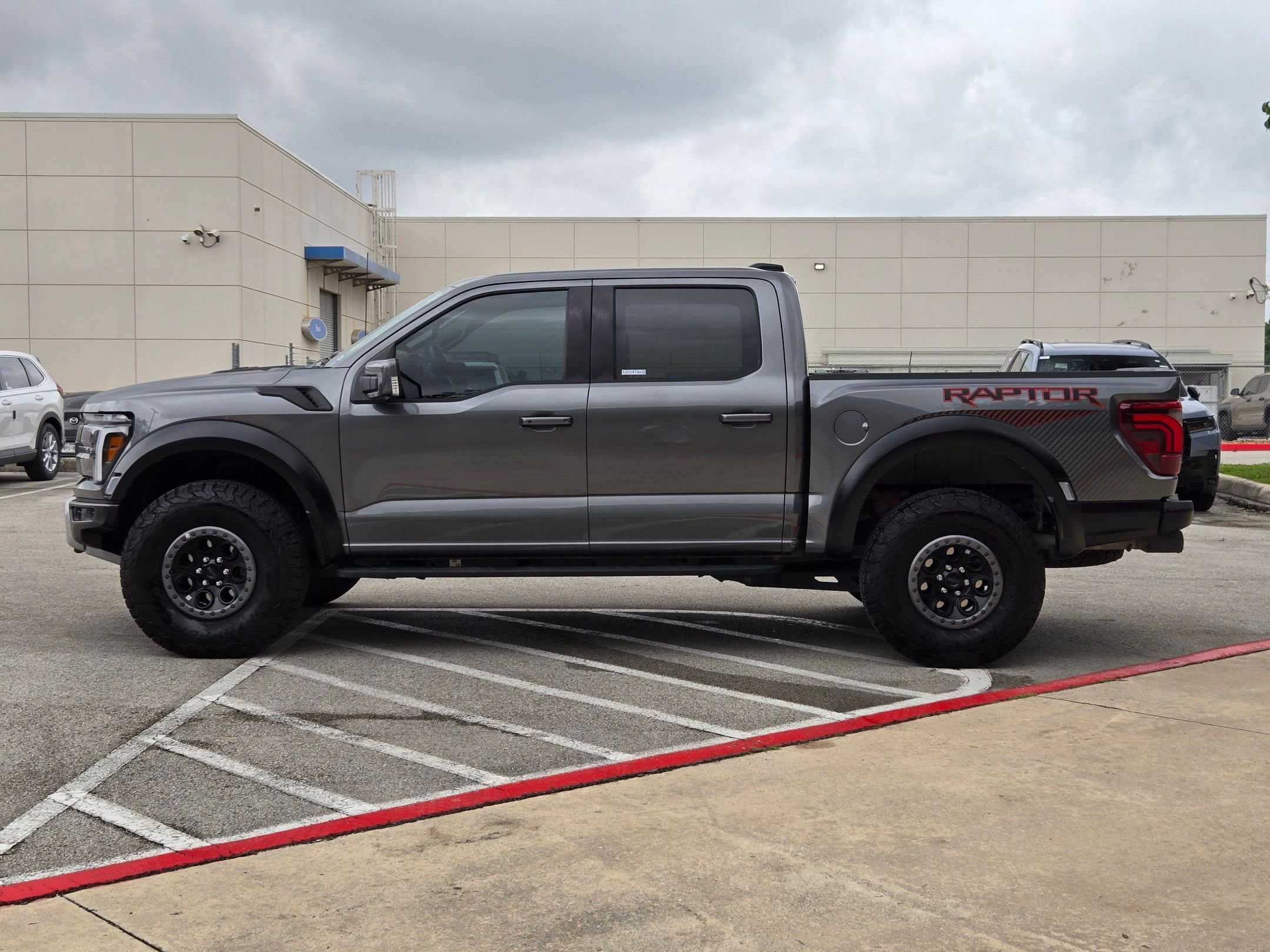 Used 2025 Ford F150 Raptor AWD/4WD image 6