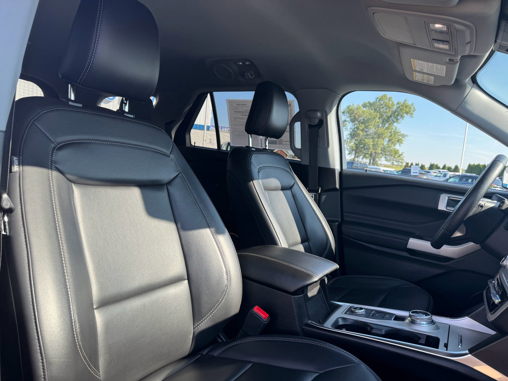 Used 2023 Ford Explorer XLT w/ Equipment Group 202A image 16