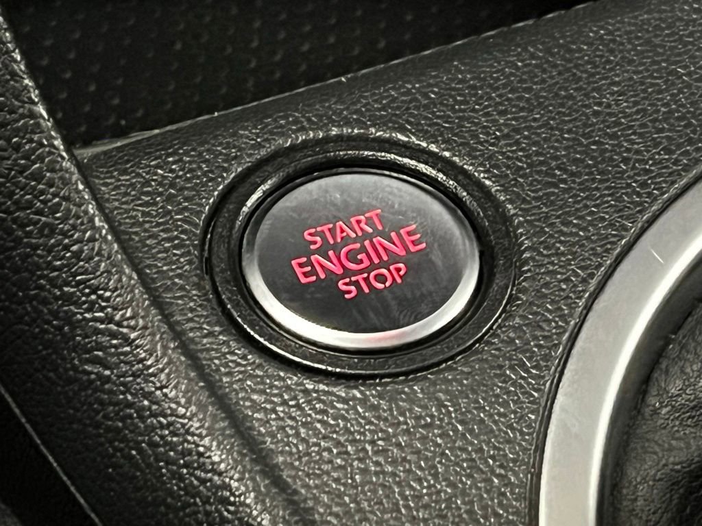 Used 2014 Volkswagen Beetle R-Line image 11