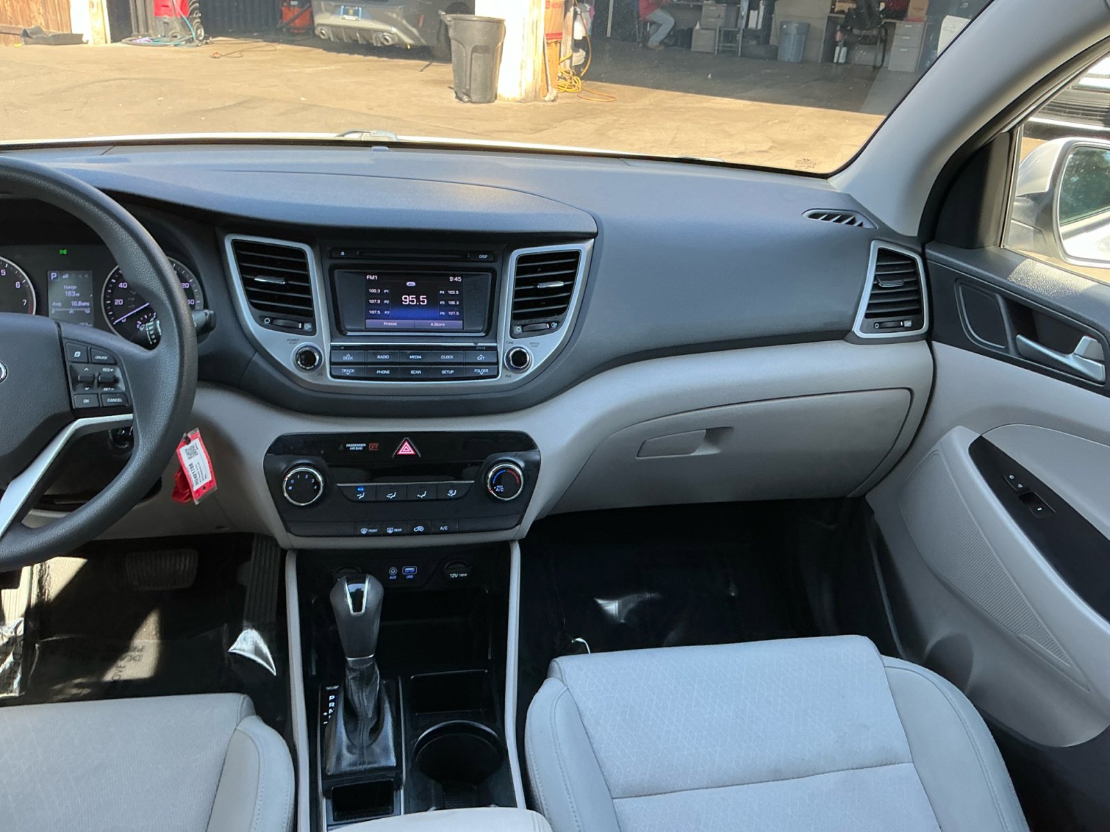 Used 2017 Hyundai Tucson SE image 11