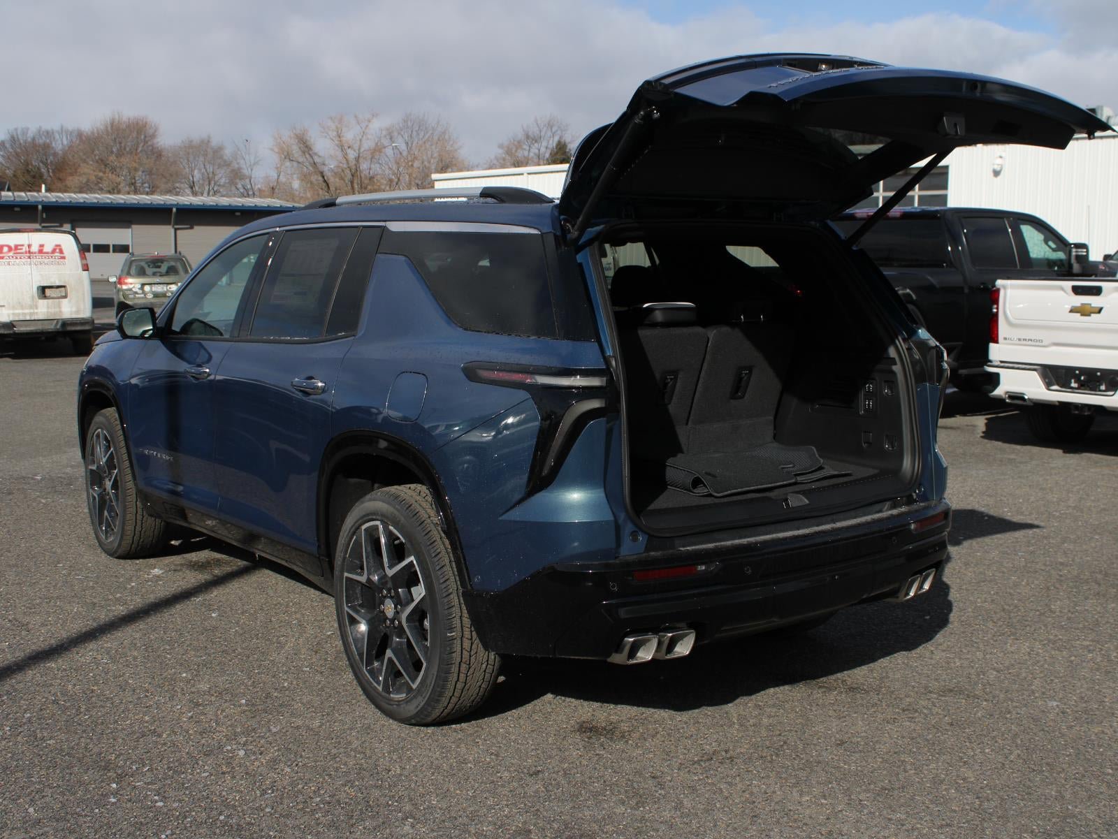 New 2026 Chevrolet Traverse High Country image 7