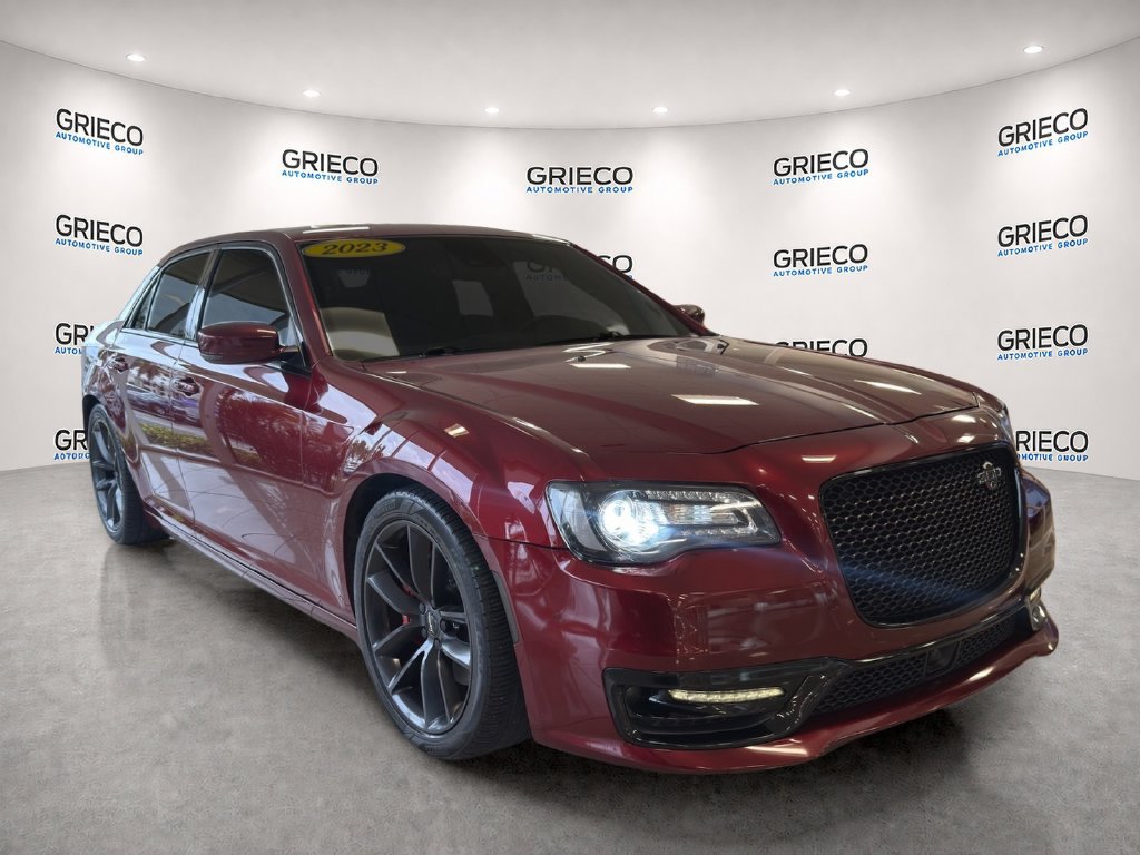 Used 2023 Chrysler 300 C RWD image 1