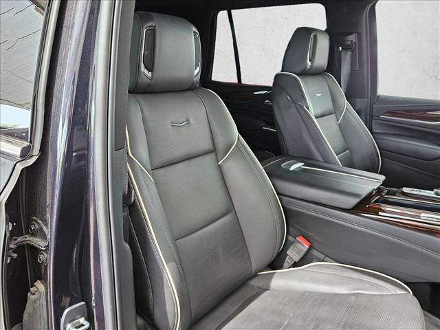 Certified 2023 Cadillac Escalade Premium Luxury AWD/4WD image 18