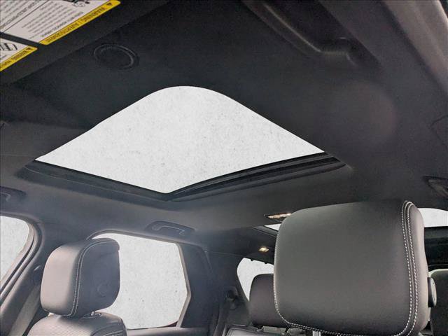 New 2025 Land Rover Discovery S AWD/4WD image 17