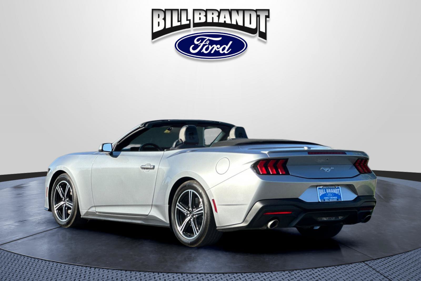 Used 2025 Ford Mustang Premium RWD image 6