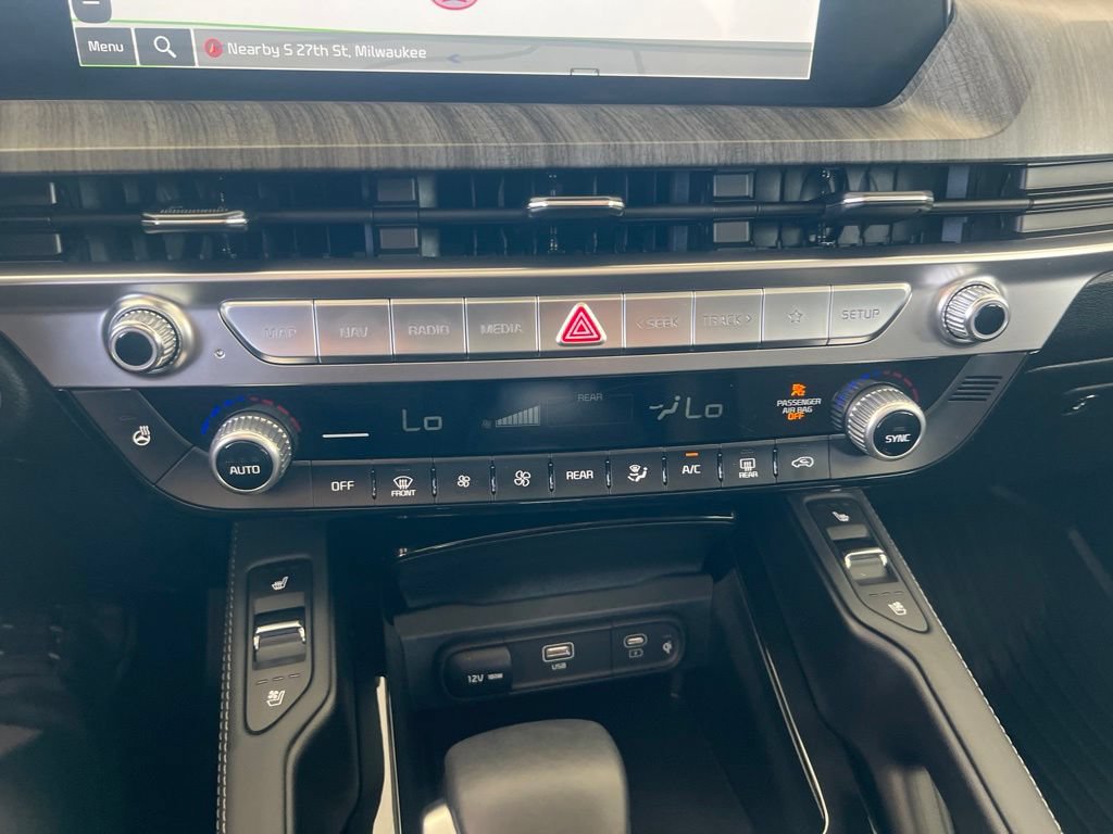Certified 2025 Kia Telluride EX w/ EX Captain's Chair Package AWD/4WD image 57