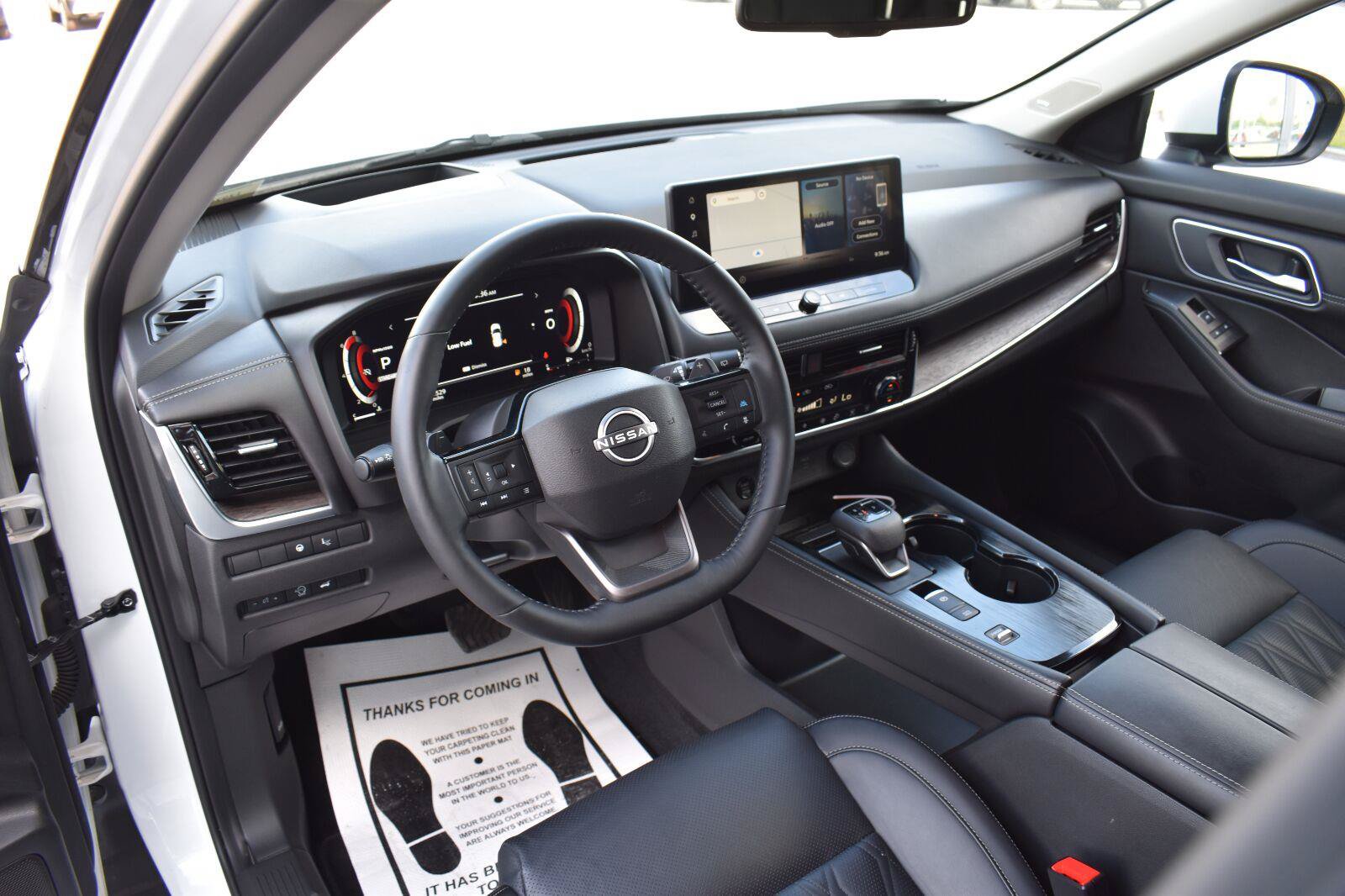 Used 2025 Nissan Rogue Platinum w/ Platinum Premium Package FWD image 29