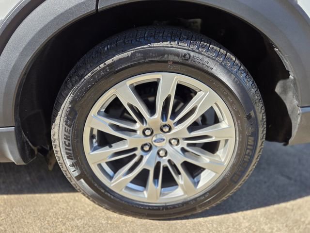 Used 2025 Ford Explorer Platinum image 11