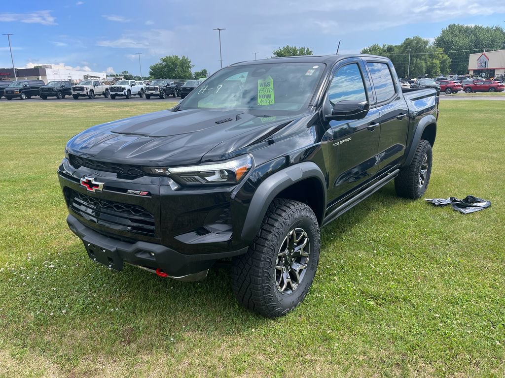 New 2025 Chevrolet Colorado ZR2 w/ Technology Package AWD/4WD image 1