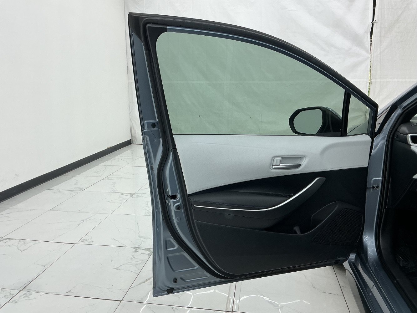 Used 2020 Toyota Corolla SE FWD image 18