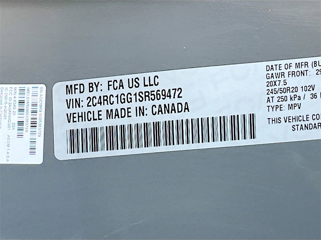 Used 2025 Chrysler Pacifica Limited image 32