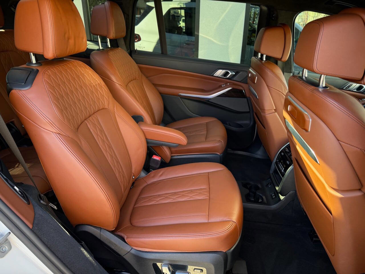 Used 2023 BMW X7 xDrive40i w/ Executive Package image 32