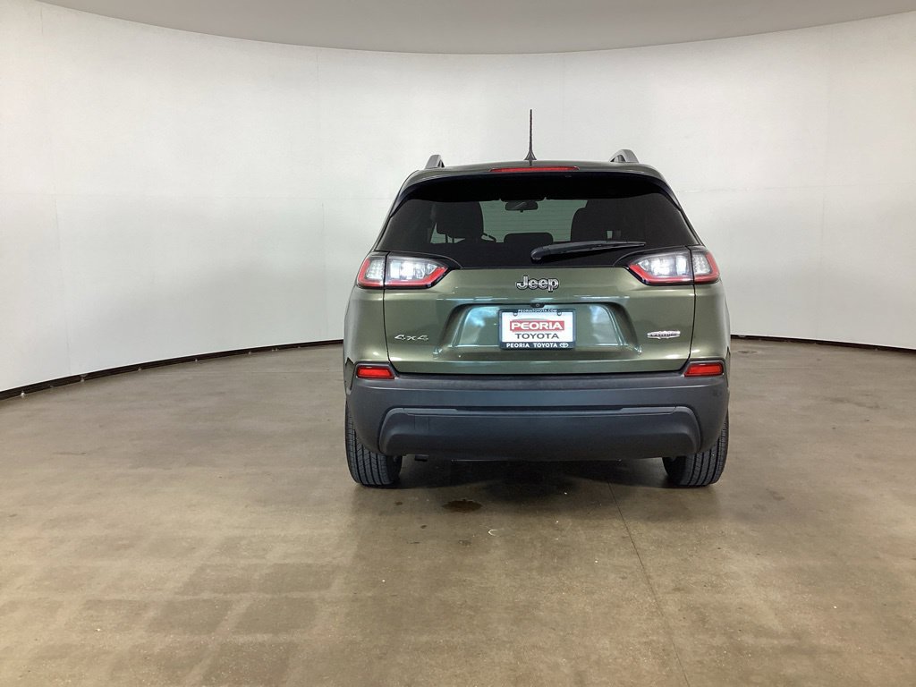 Used 2019 Jeep Cherokee Latitude w/ Cold Weather Group AWD/4WD image 6