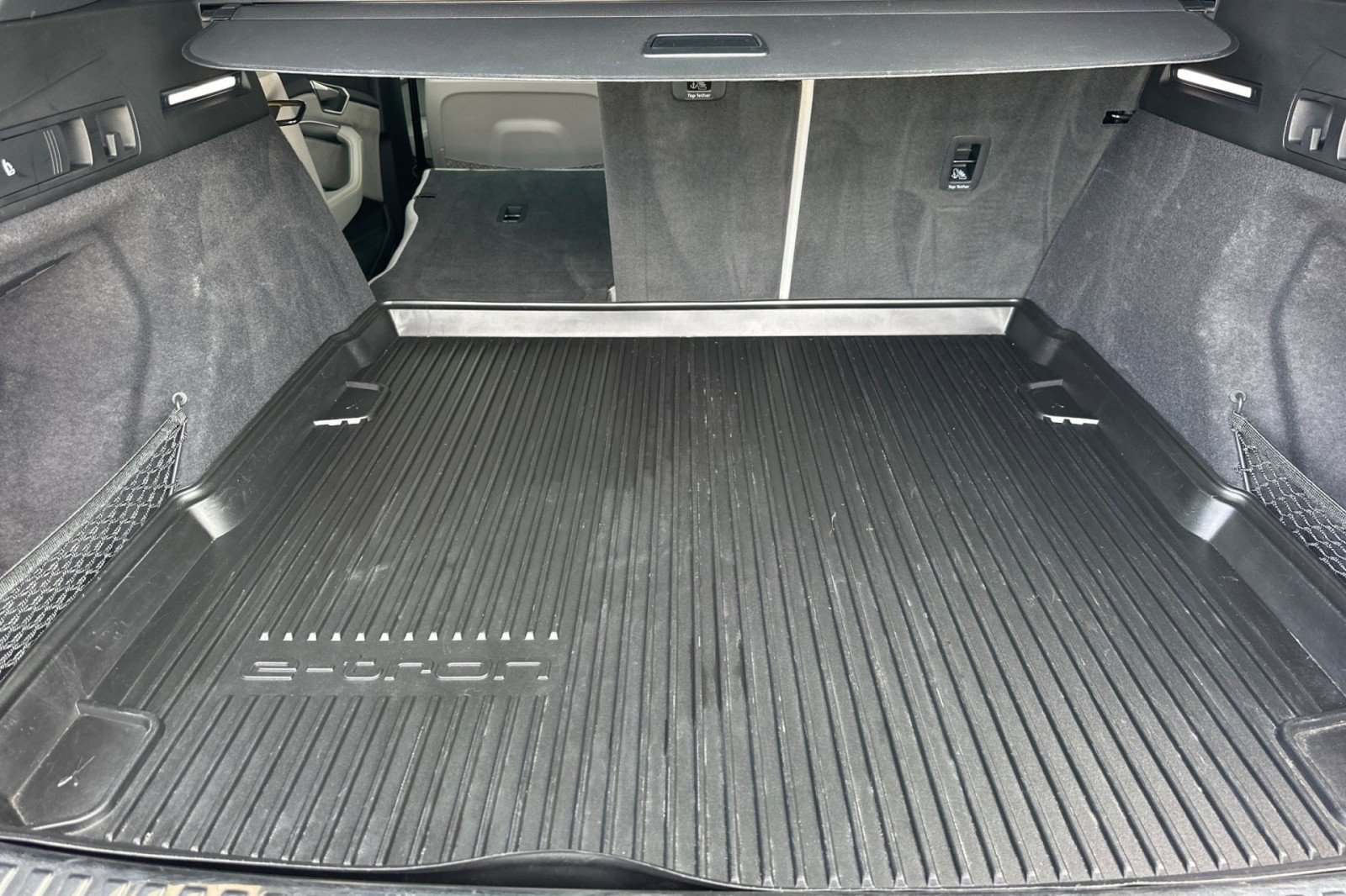 Used 2024 Audi Q8 e-tron Prestige w/ Prestige Package image 15