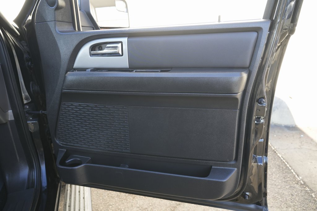 Used 2013 Ford Expedition EL Limited image 32