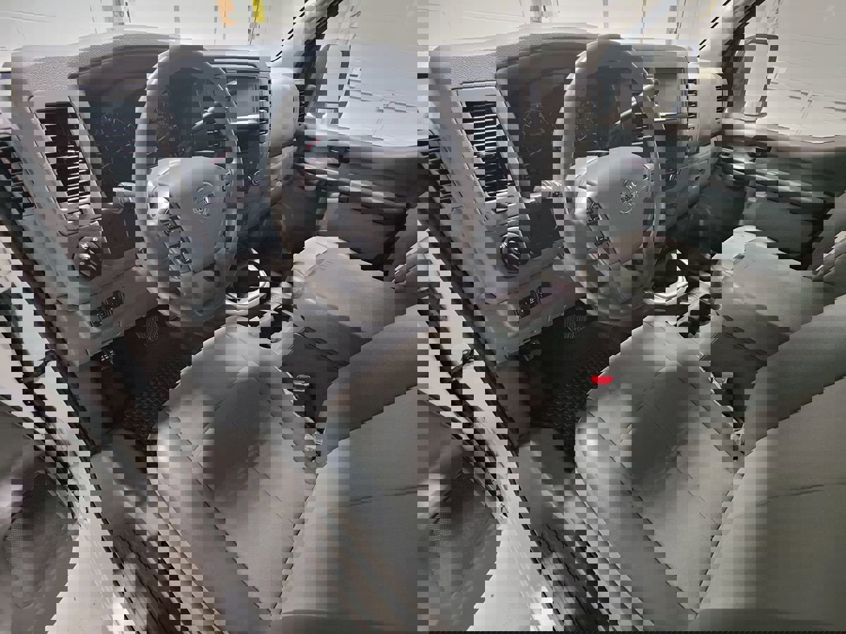 Used 2021 Nissan NV 2500 SV image 28