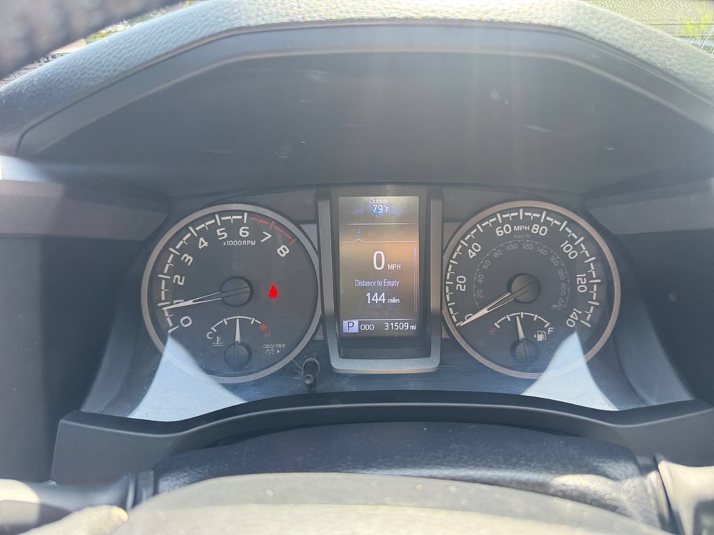 Used 2021 Toyota Tacoma TRD Off-Road w/ Technology Package AWD/4WD image 25