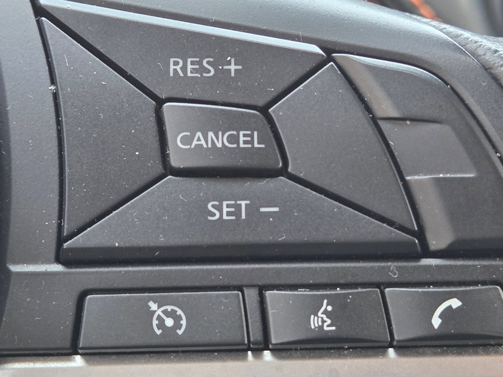 Used 2020 Nissan Kicks SR FWD image 18