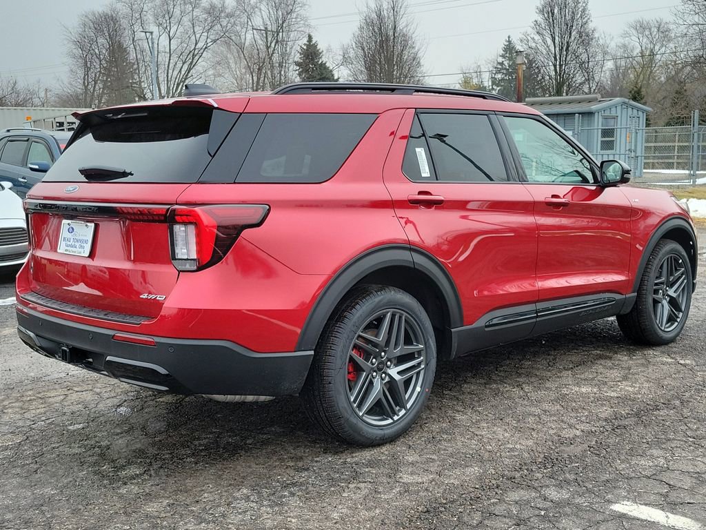 New 2026 Ford Explorer ST-Line w/ ST-Line Street Pack image 4