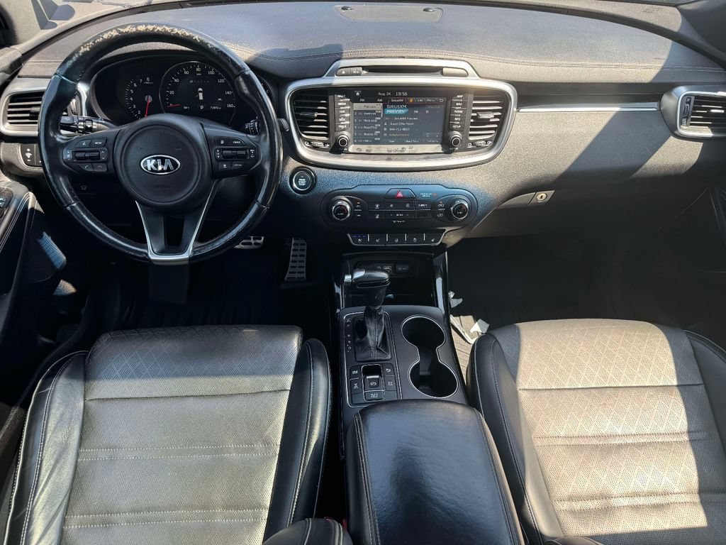 Used 2016 Kia Sorento SX w/ SXL Technology Package AWD/4WD image 11