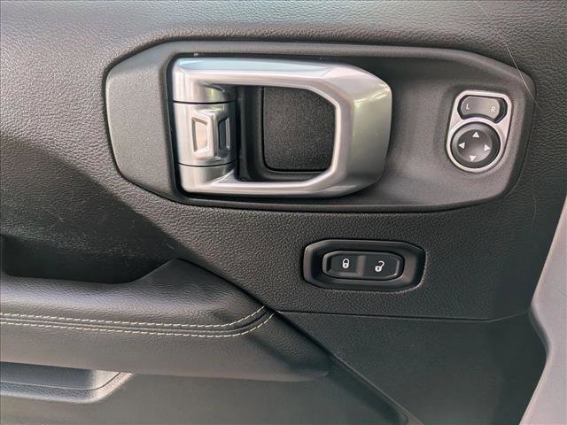 Used 2023 Jeep Wrangler Unlimited Sahara w/ Cold Weather Group AWD/4WD image 15