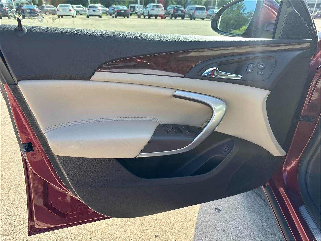 Used 2017 Buick Regal Sport Touring FWD image 21